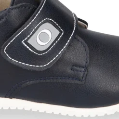 Botita casual respetuosa niños OKAA FLEX sin cordones en colores OTOÑALES.