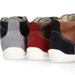 Botita casual respetuosa niños OKAA FLEX sin cordones en colores OTOÑALES.