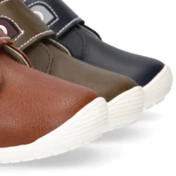 Botita casual respetuosa niños OKAA FLEX sin cordones en colores OTOÑALES.