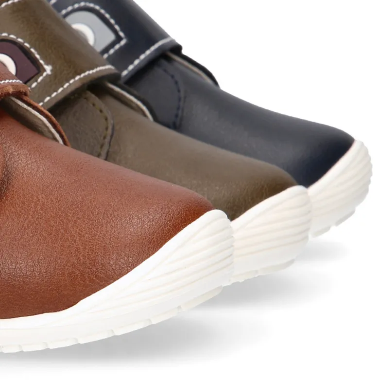 Botita casual respetuosa niños OKAA FLEX sin cordones en colores OTOÑALES.