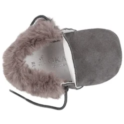 Botita clásica bebés en piel serraje con cuello de PELO.