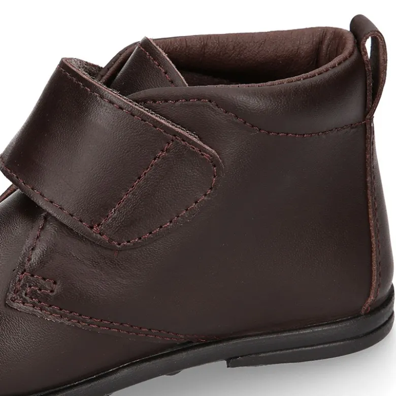 Botita colegial niños y primeros pasos sin cordones en piel lavable.
