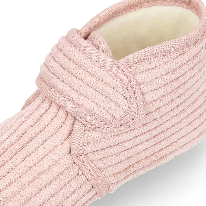 Botita de casa BEBÉS sin cordones en pana.