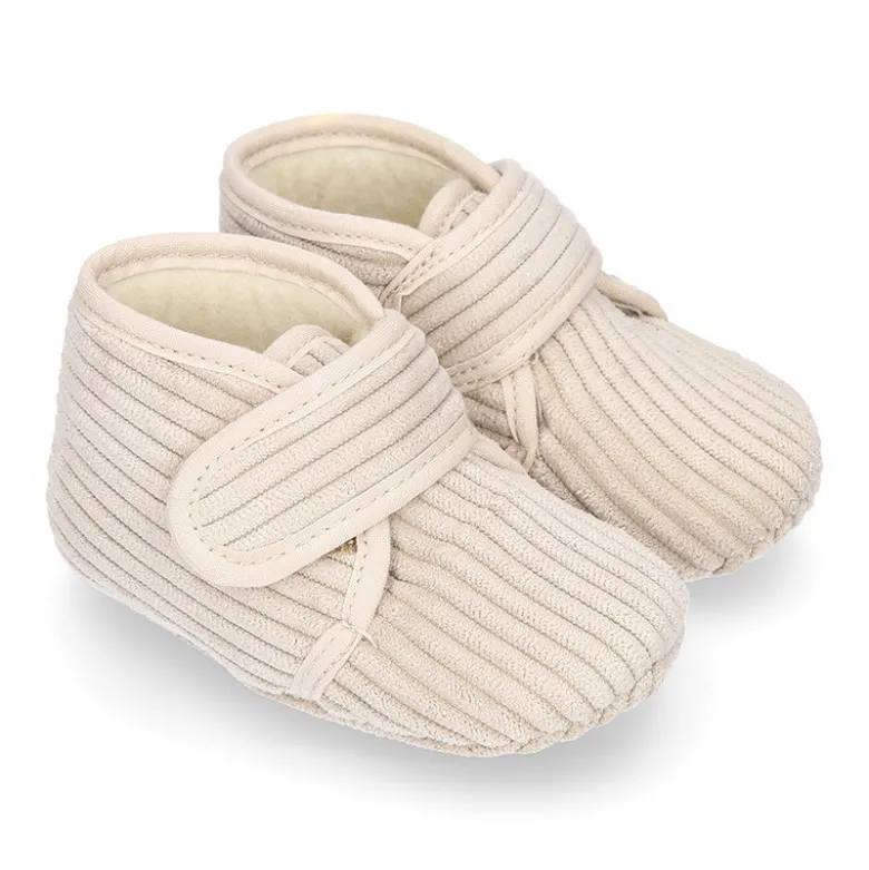 Botita de casa BEBÉS sin cordones en pana.