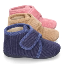 Botita de casa niños sin cordones en pana fina.