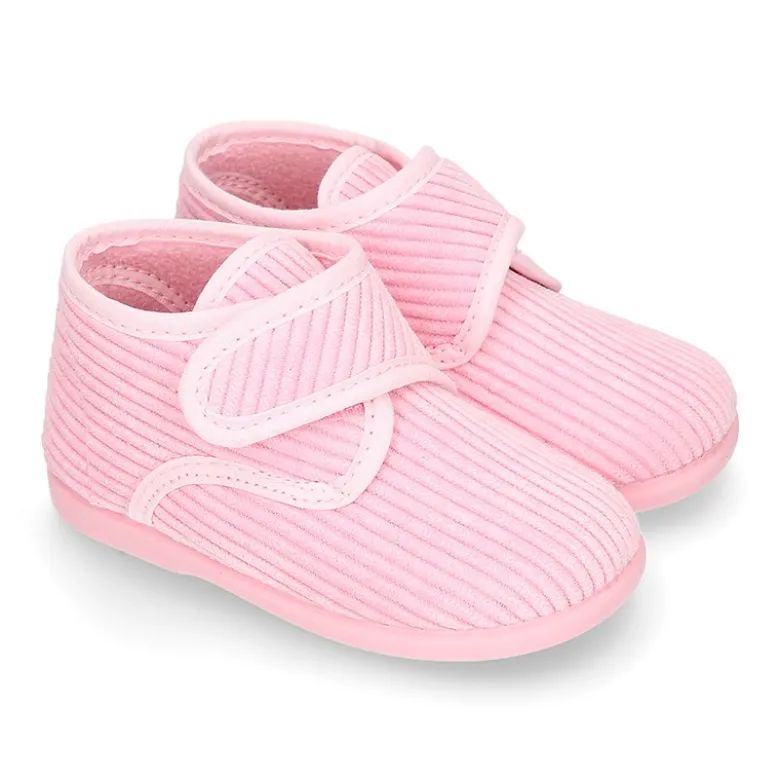 Botita de casa niños sin cordones pana fina.