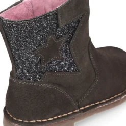 Botita niña con GLITTER y estrella en piel serraje.
