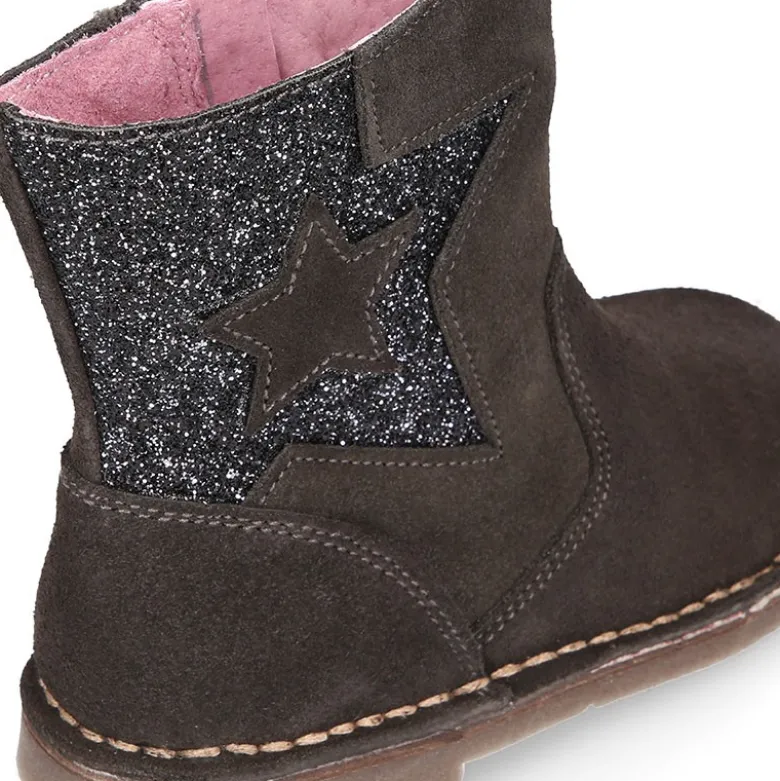 Botita niña con GLITTER y estrella en piel serraje.