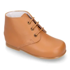 Botita niño con cordones en piel CUERO.