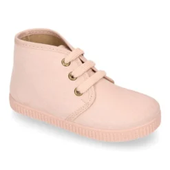 Botita niños CASUAL con cordones en Serratex en colores pasteles.