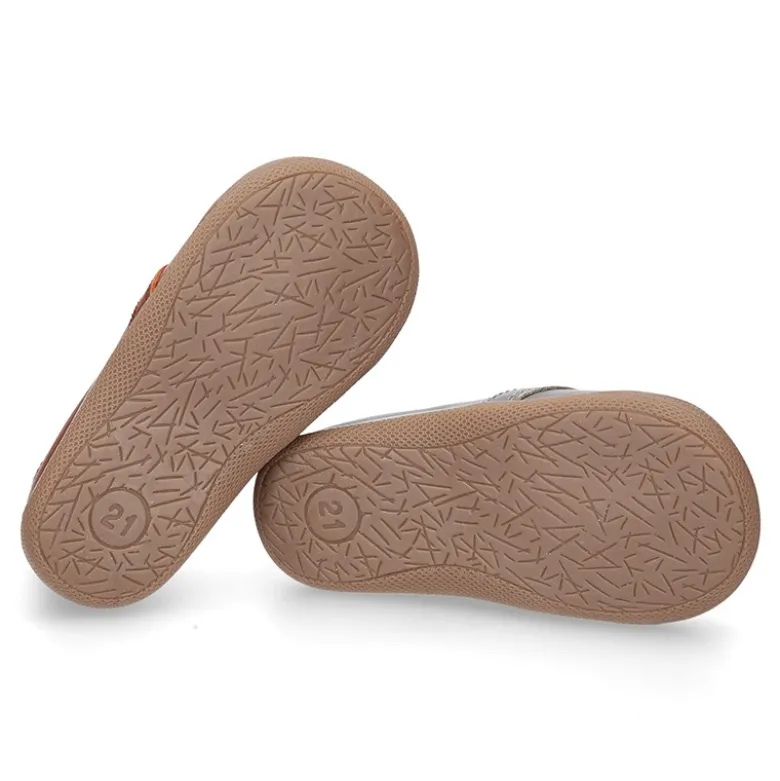 Botita niños cordones con puntera y talonera en piel EXTRA SUAVE.