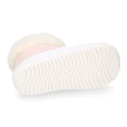 Botita niños respetuosa OKAA FLEX con cuello de pelo en piel Serraje.
