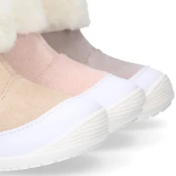 Botita niños respetuosa OKAA FLEX con cuello de pelo en piel Serraje.