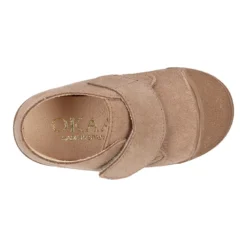 Botita niños sin cordones y con puntera en piel serraje.