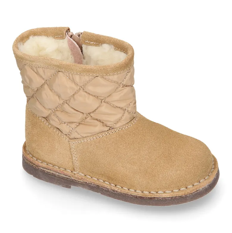 Botita niños tipo Australiana con cremallera y BORREGO interior en piel serraje y Nylon.