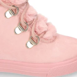 Botita niños tipo MONTAÑA con cordones y lengüeta pelo.