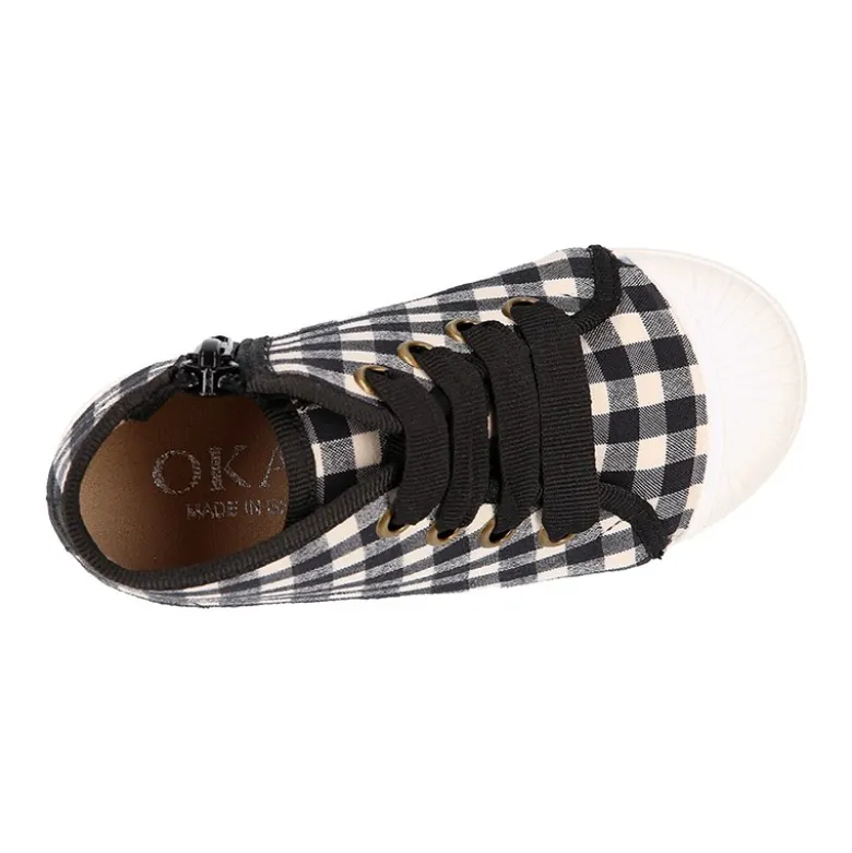 Botita niños tipo zapatilla con cordones y puntera en VICHY.