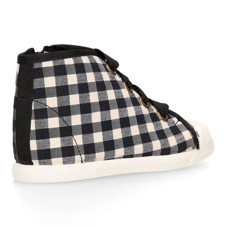 Botita niños tipo zapatilla con cordones y puntera en VICHY.