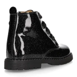 Botita ROCKERA niña con cordones metalizados en charol NEGRO.