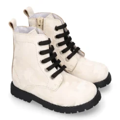 Botita ROCKERA niña cordones en piel tornasolada.