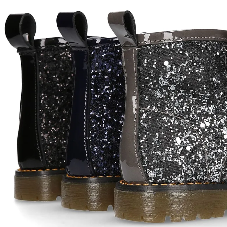 Botita rockera para niña con lazos de terciopelo en piel charol de colores con Glitter