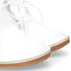 Botita Safari bebé osito con suela SUPER FLEXIBLE en piel charol BLANCO.