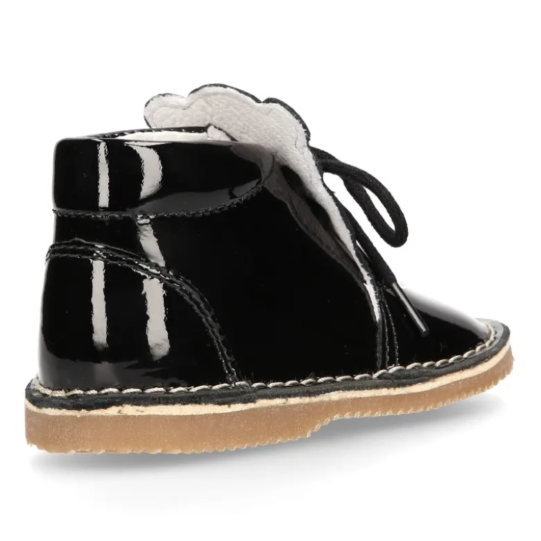Botita Safari bebé osito con suela SUPER FLEXIBLE en piel charol NEGRO.