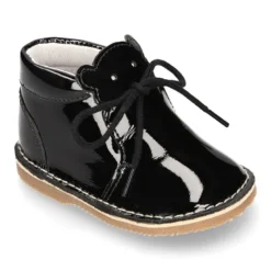 Botita Safari bebé osito con suela SUPER FLEXIBLE en piel charol NEGRO.