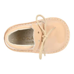 Botita Safari bebé osito con suela SUPER FLEXIBLE en piel charol colores dulces.