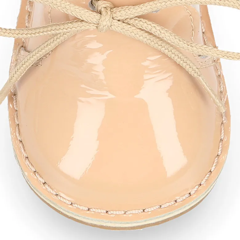Botita Safari bebé osito con suela SUPER FLEXIBLE en piel charol colores dulces.