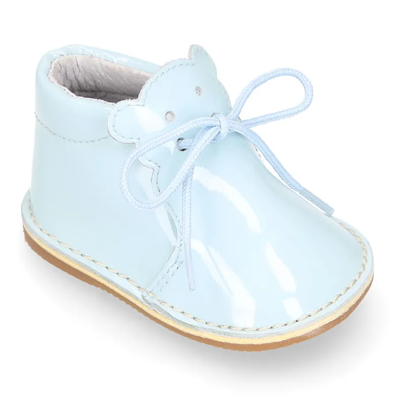 Botita Safari bebé osito con suela SUPER FLEXIBLE en piel charol colores dulces.