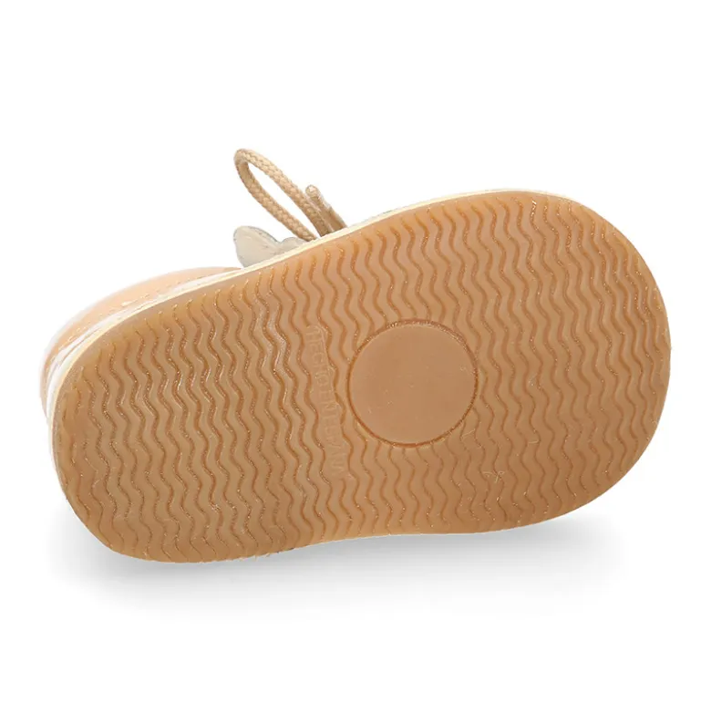 Botita Safari bebé osito con suela SUPER FLEXIBLE en piel charol colores dulces.