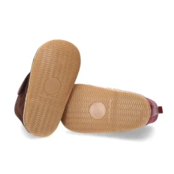Botita Safari bebé sin cordones y con BORREGO en piel serraje.