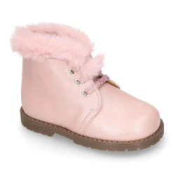 Botita Safari niña con cordones y cuello de pelo en piel PERLADA.