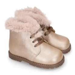 Botita Safari niña con cordones y cuello de pelo en piel PERLADA.