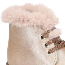 Botita Safari niña con cordones y cuello de pelo en piel PERLADA.