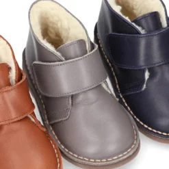 Botita safari niños sin cordones con BORREGO interior en piel EXTRA SUAVE.