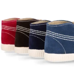 Botitas casual con cordones en piel Serraje.