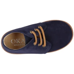 Botitas casual niño con cordones en piel serraje.