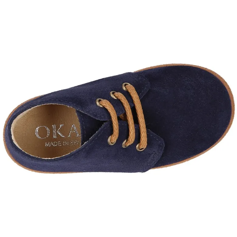 Botitas casual niño con cordones en piel serraje.