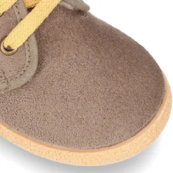 Botitas casual niños con cordones y BORREGO en Serratex.