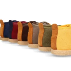 Botitas casual niños con cordones y BORREGO en Serratex.
