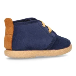 Botitas casual niños con cordones y BORREGO en Serratex.