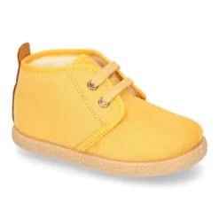 Botitas casual niños con cordones y BORREGO en Serratex.