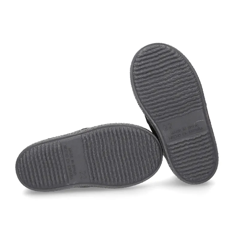 Botitas casual niños con cordones en Serratex NEGRO.