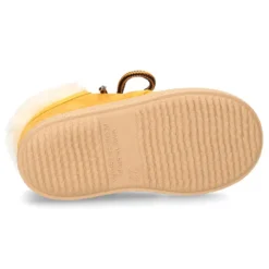 Botitas casual tipo montaña con cordones y BORREGO en Serratex.
