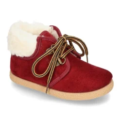 Botitas casual tipo montaña con cordones y BORREGO en Serratex.