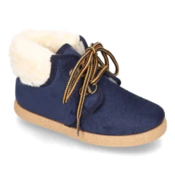Botitas casual tipo montaña con cordones y BORREGO en Serratex.