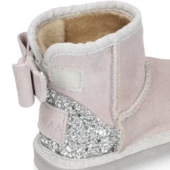 Botitas niña tipo Australianas niña en piel serraje con LAZO y GLITTER.