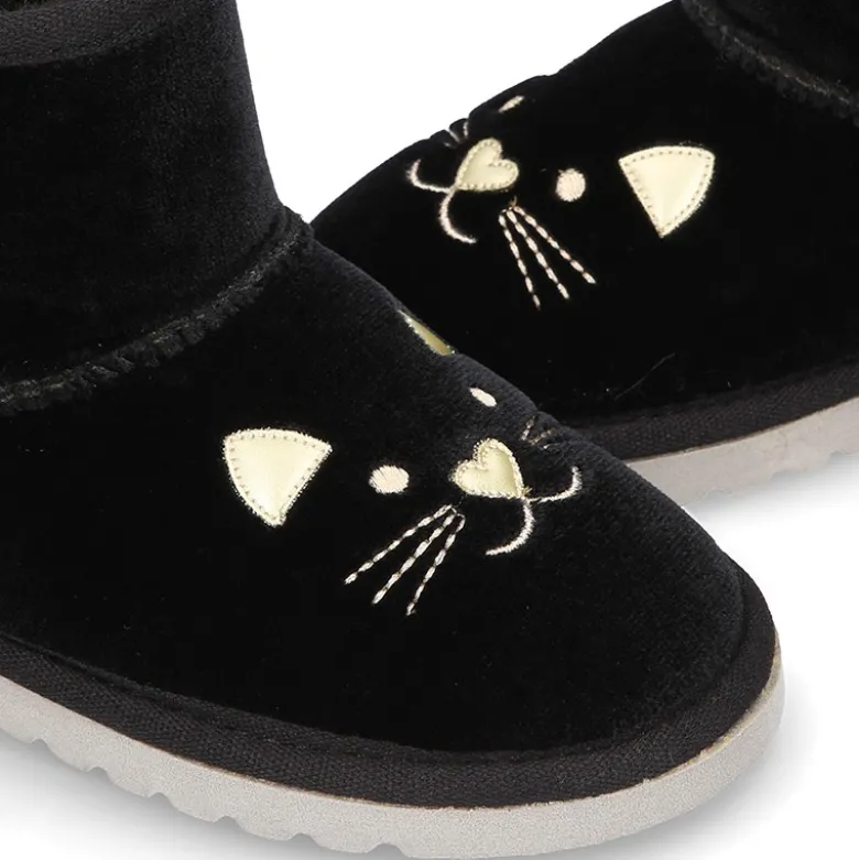 Botitas tipo Australianas niña en terciopelo negro con diseño GATITO.